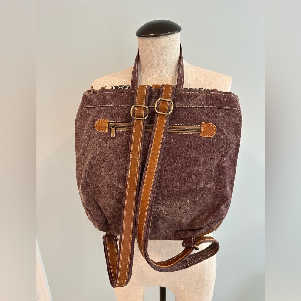 Clea Ray Mixed Fabric Canvas Print Backpack - NWT - Picture 3 of 7